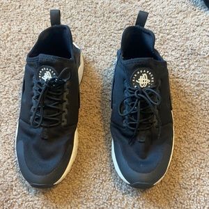 Black Women’s Air Huaraches